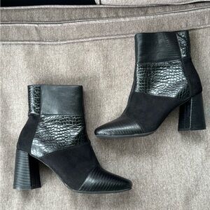 Black Faux-Croc Ankle Boots for Women 6